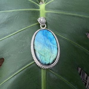Large oval labradorite sterling silver pendant